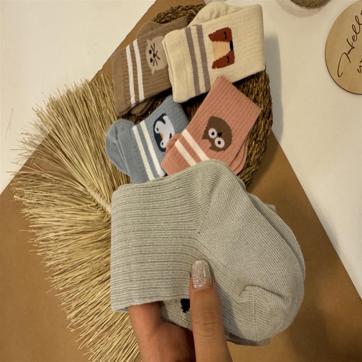 جوراب بچگانه زیر زانو 5 طرح 1210fc27-6563-4288-baa2-0b1b73668cac.jpeg