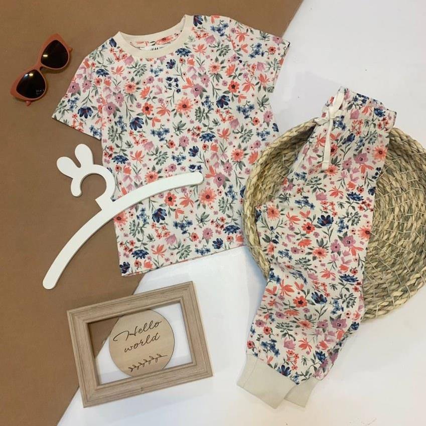 ست راحتی گلدار شیری برند H&M از 2تا 8 سال 14f3f302-654b-4715-a7f5-c8d0272a749a.jpg