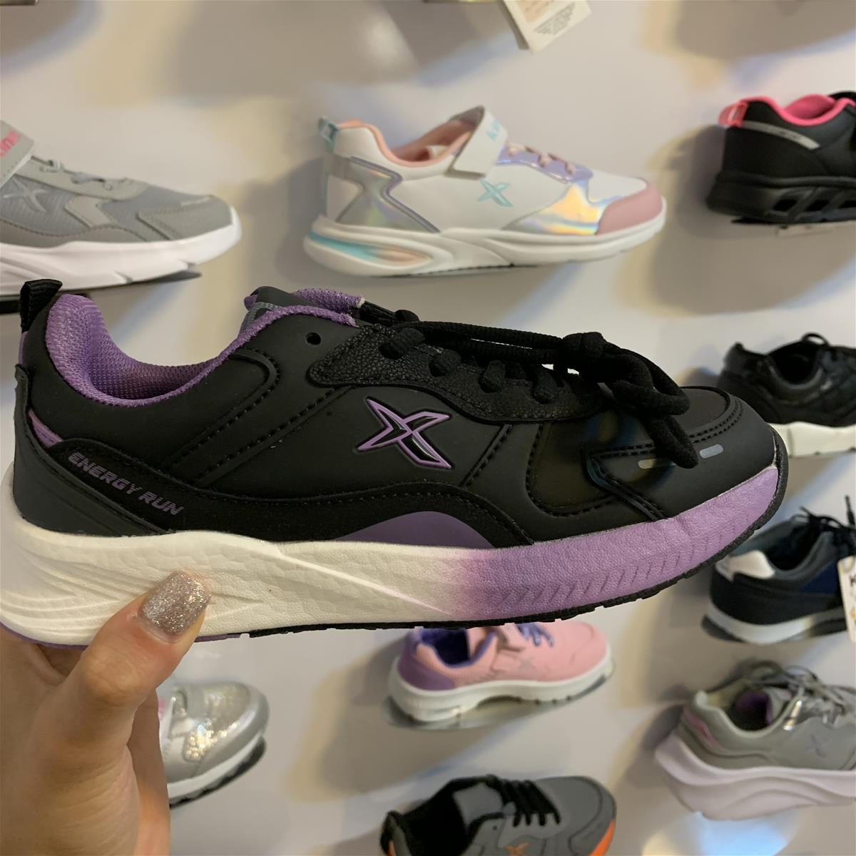 کفش kinetix از 32 تا 35 29d7f7bd-03e0-43c1-90f2-5da00ac8ac4b.jpeg