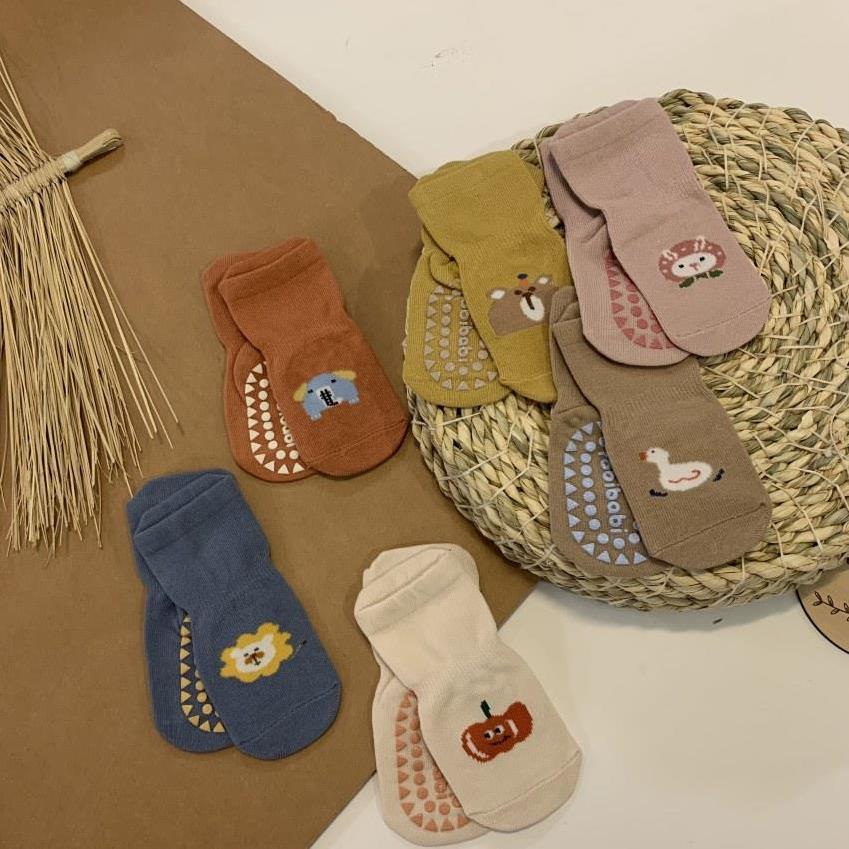 جوراب وارداتی کف ترمز دار 4449ca69-530c-45dc-8f49-96df36da5fe8.jpg