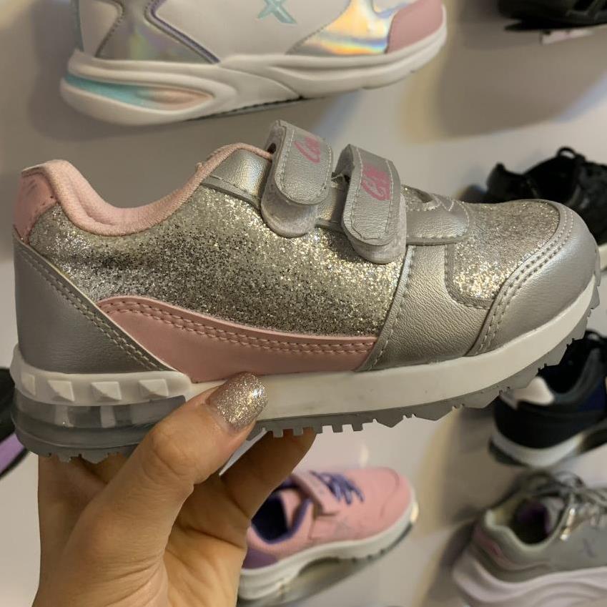 کفش اکلیلی ترک چراغ دار POLARIS فقط سایز 28 46566542-b562-42b3-a78e-daf133ee0f1f.jpg