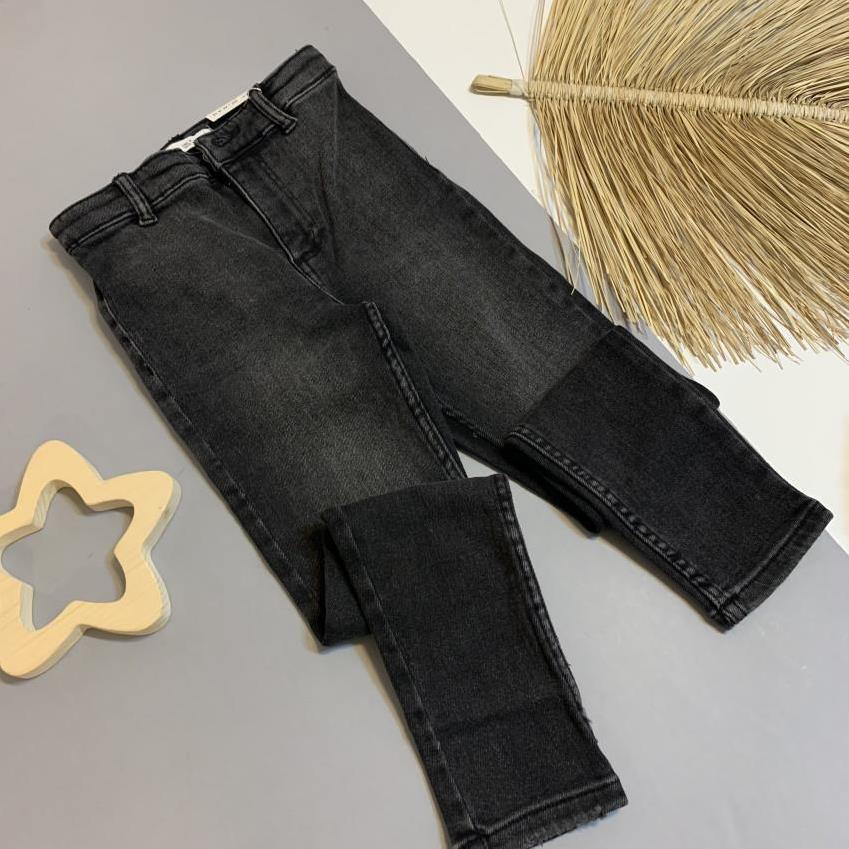 شلوار جین کشی زغالی برند ZARA فقط 7 سال 4b2051ff-2546-4ade-9e27-5f31f59d77b0.jpg