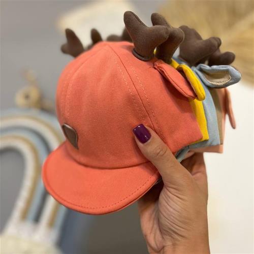 کلاه کپ شاخدار وارداتی از سایز 4 تا 8 سال