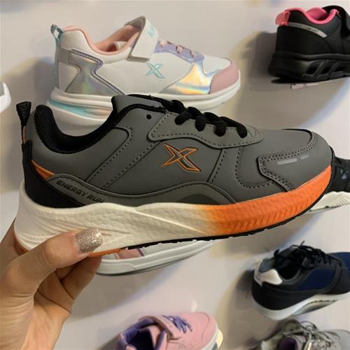 کفش kinetix از 32 تا 35