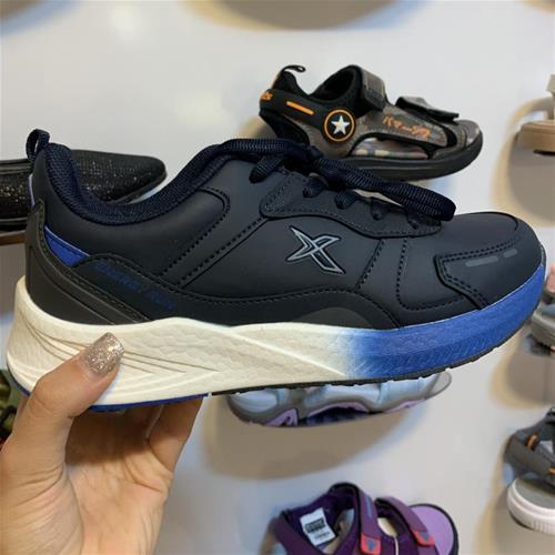 کفش kinetix از 32 تا 35